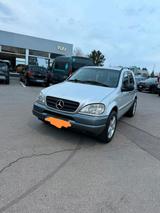Mercedes-Benz Mercedes ml 320 - Mercedes-Benz ML 320 aus 1999