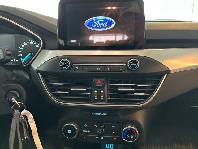 Fahrzeugabbildung Ford Focus Turnier Cool & Connect*RFK*SHZ*SPURH.*1.HD