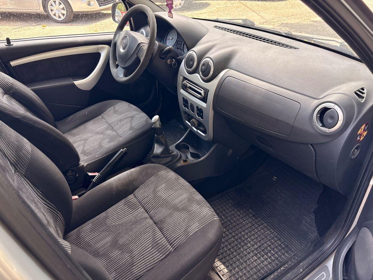 Dacia Logan 2010 — photo 7
