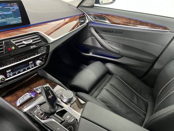 Fahrzeugabbildung BMW 540d xD Sport Line Kamera Memory H/K NaviPro DAB