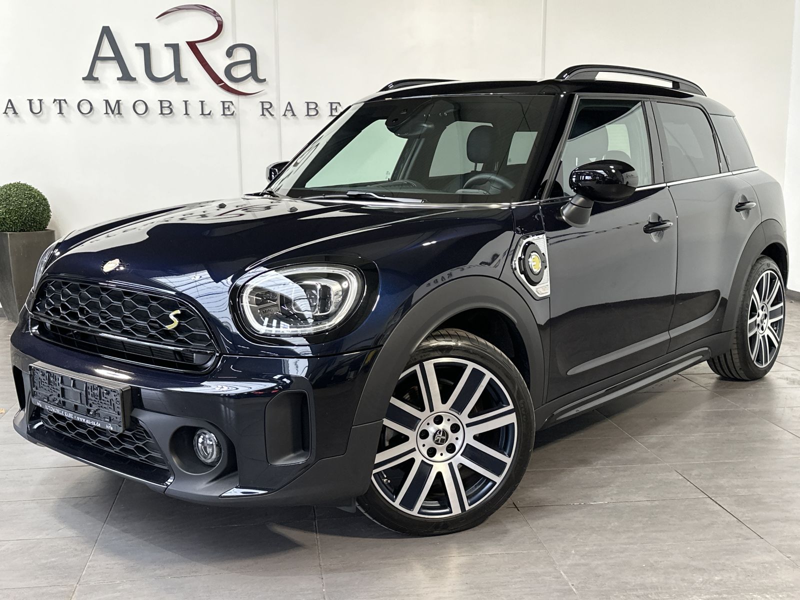 Fahrzeugabbildung MINI Cooper SE Countryman All4 NAV+LED+KAMERA+19ZOLL