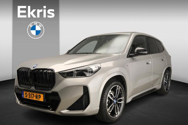 BMW iX1 xDrive30 | M-Sportpakket | LED | HUD | Schie