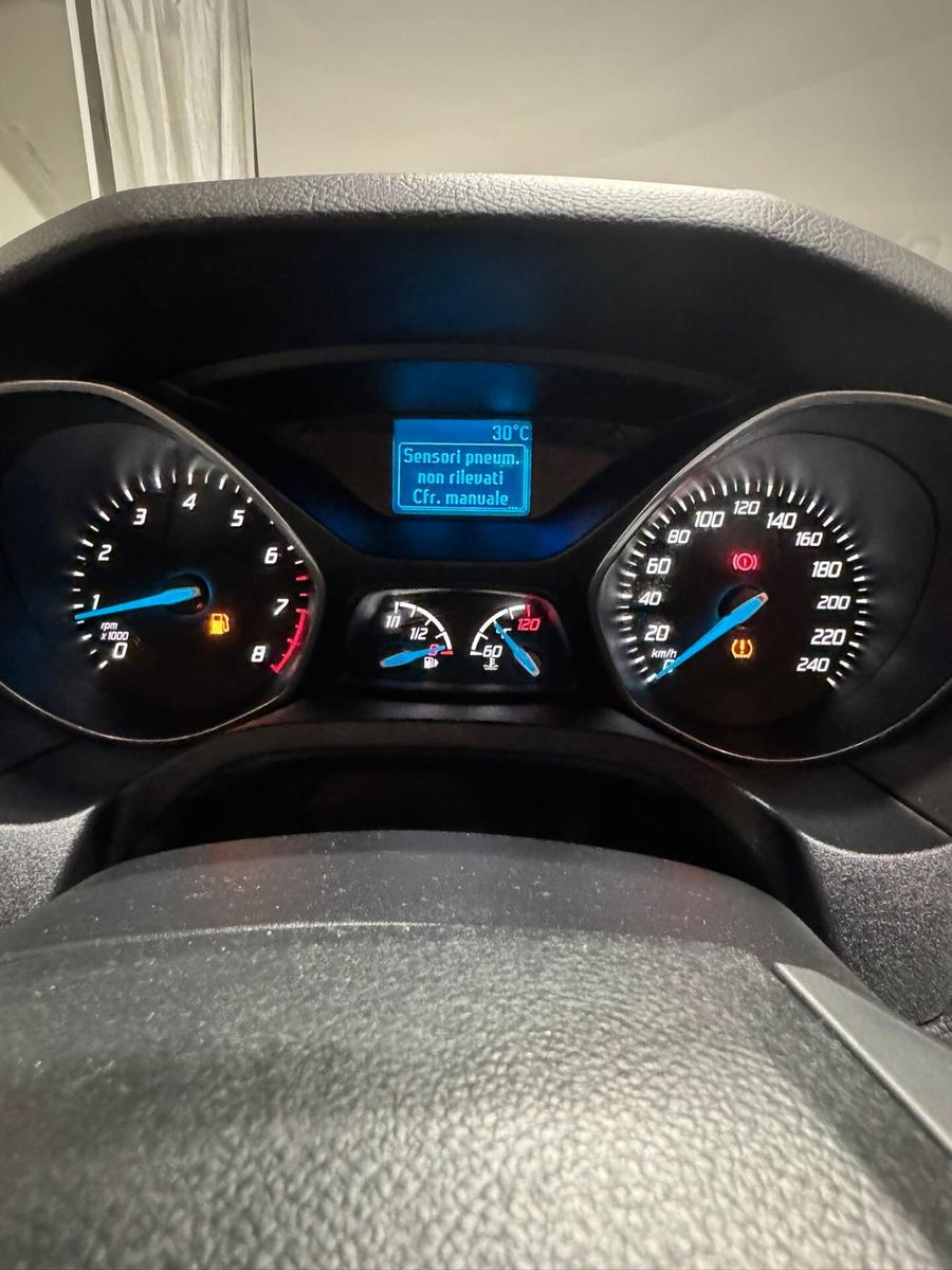Ford Focus 2014 — фото 11