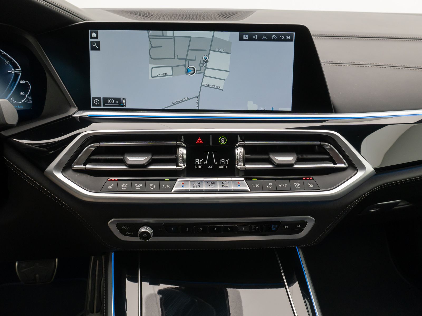 Fahrzeugabbildung BMW X5 xD45e M Sport 360° Laser SoftCl HUD DAB HiFi