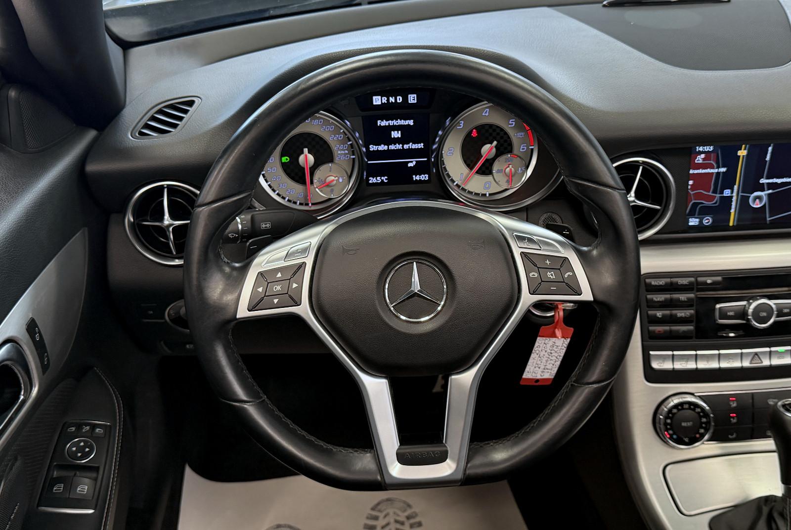 Mercedes-Benz SLK 250 CDI BE Roadster *AMG*Glasdach*AirScarf