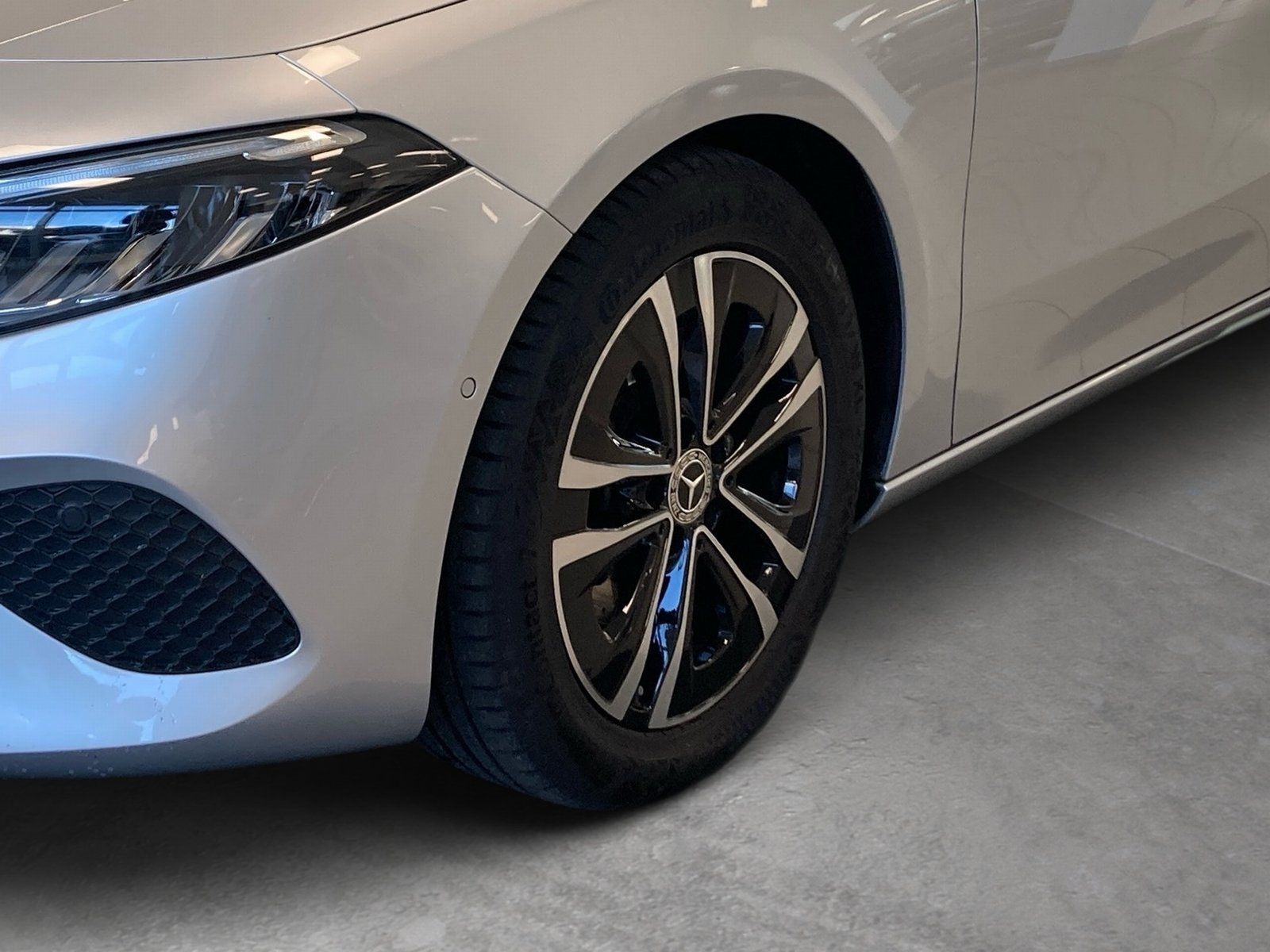 Fahrzeugabbildung Mercedes-Benz A 180 d Lim. Progressive*LED*Kamera*Burmester*