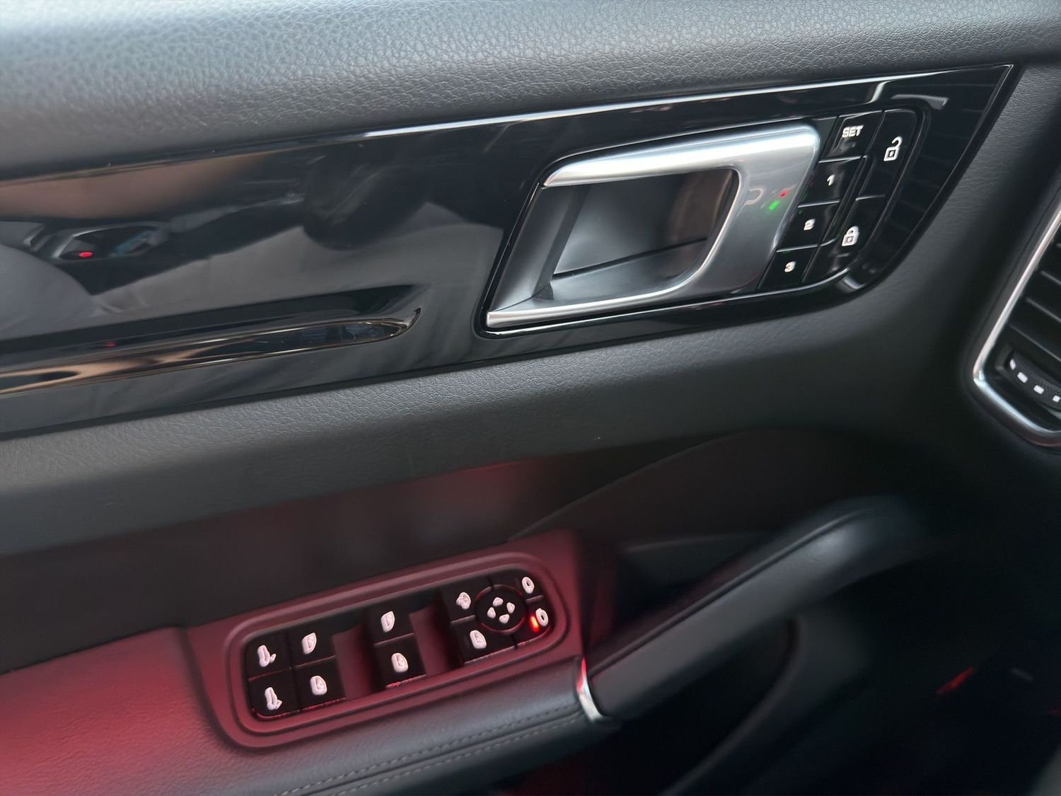 Porsche Cayenne S Panorama Navi Apple LED BOSE R-Cam AHK foto 22