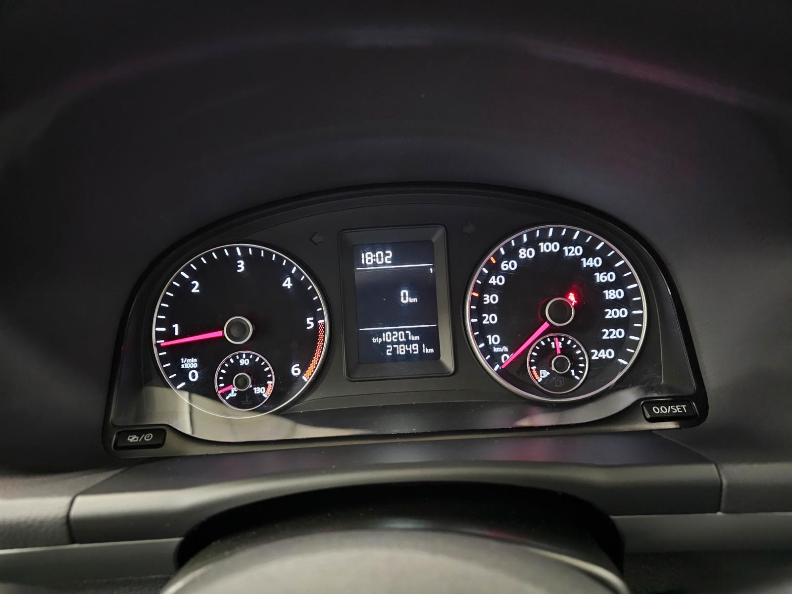 Volkswagen Touran 2013 — photo 16