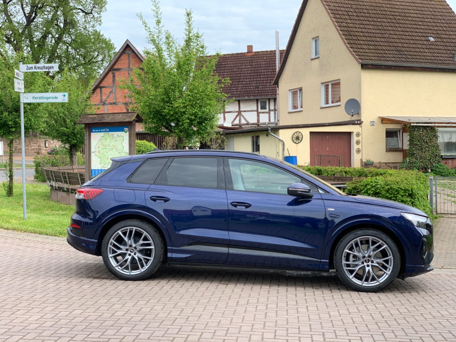 Audi Q4 40 e-tron 3x  S-Line  21" Optik Paket sofort imagem 2
