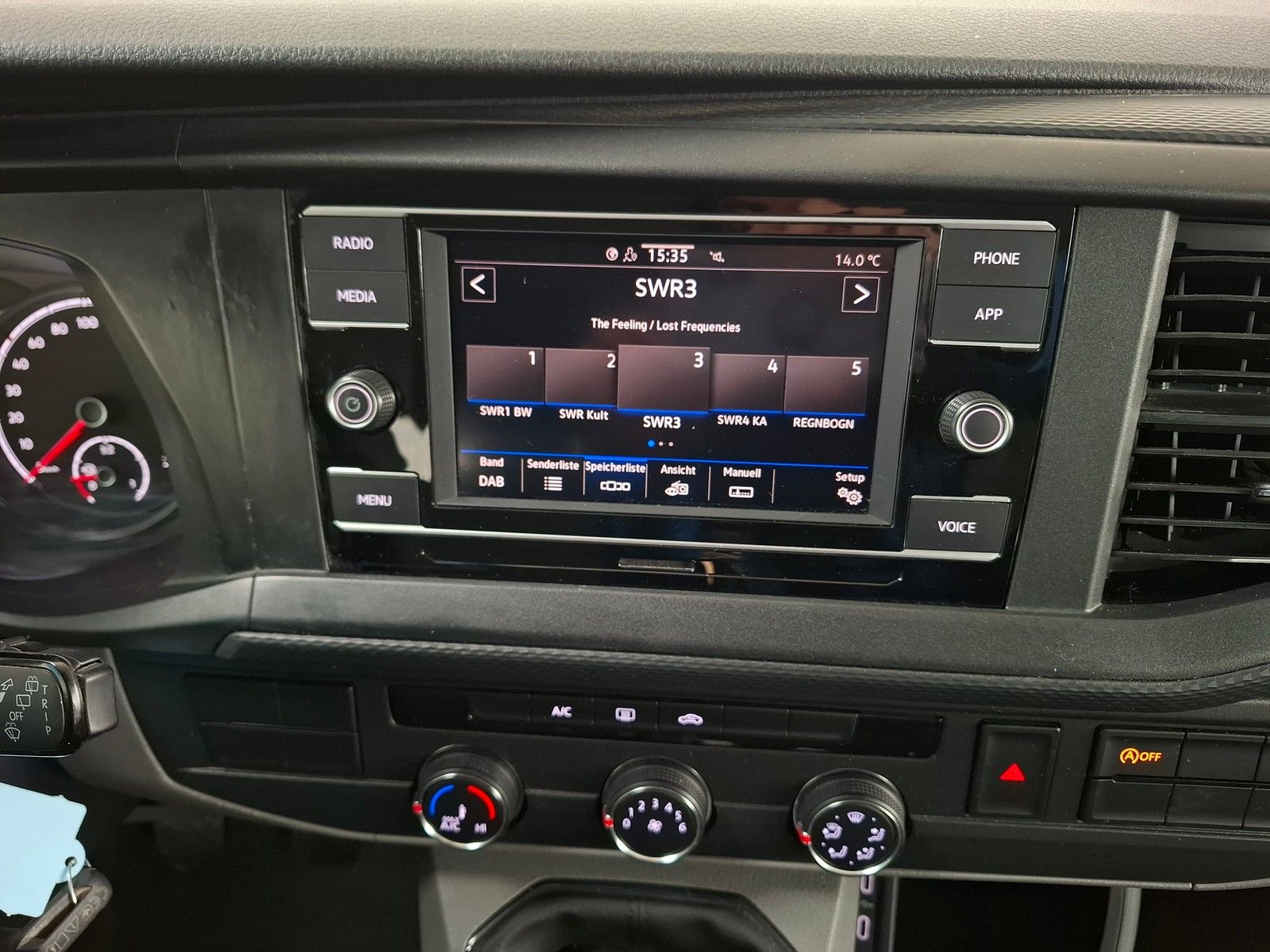 Fahrzeugabbildung Volkswagen T6.1 Transporter Kombi 2,0 TDI +AppConnect