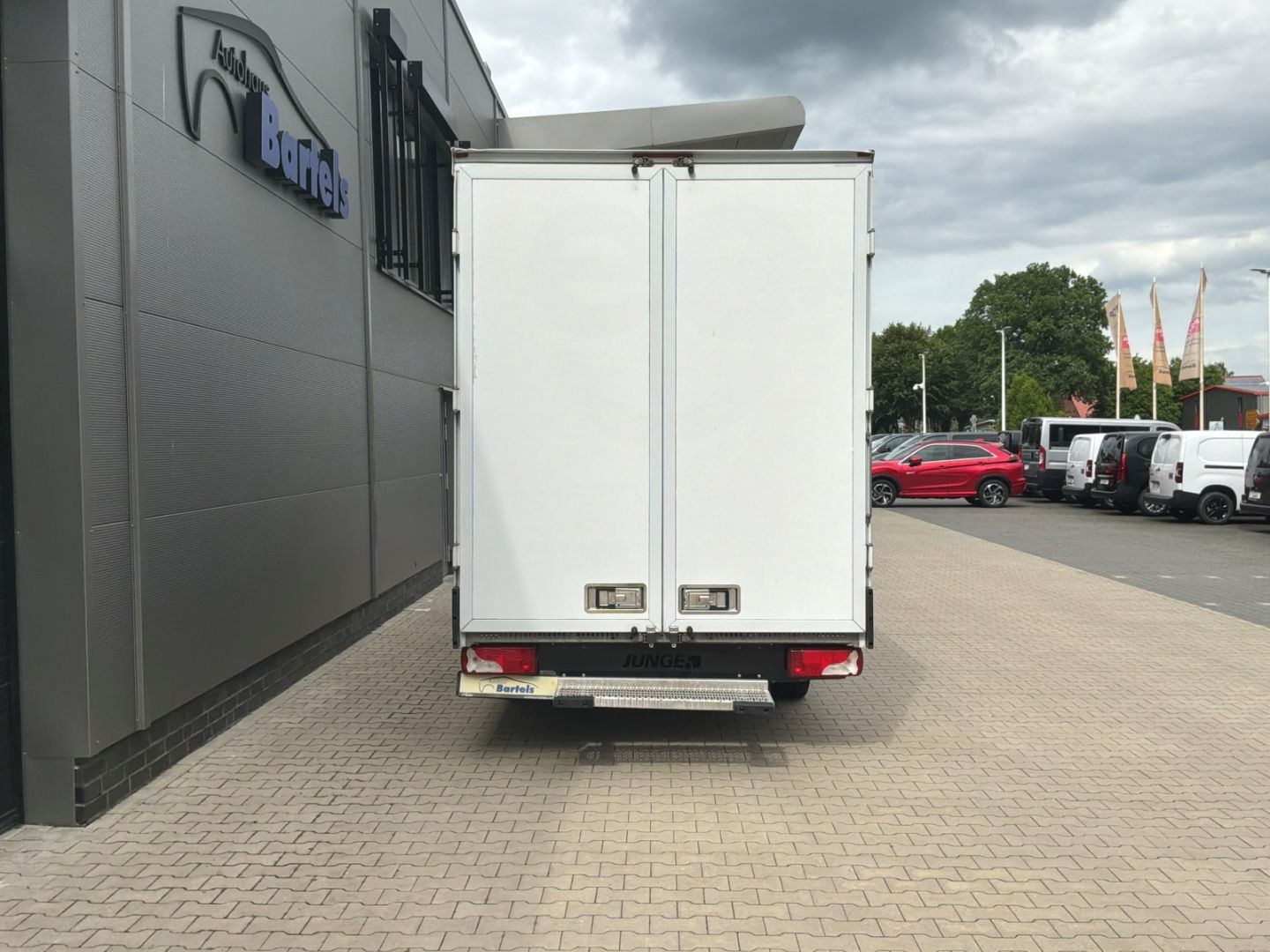 Fahrzeugabbildung Mercedes-Benz Sprinter 314 CDI   Niederflurkoffer Fahrgestell