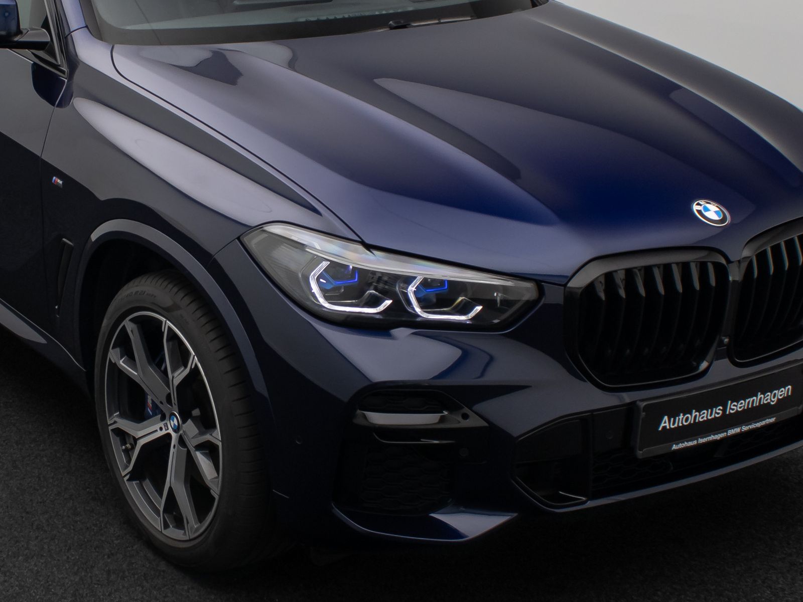 Fahrzeugabbildung BMW X5 xD30d M Sport 360&deg;HUD Panorama Individual 21"