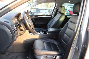 Volkswagen Touareg - 11