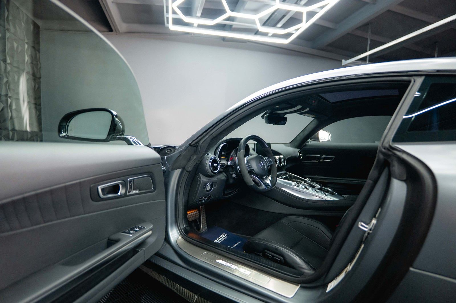 Fahrzeugabbildung Mercedes-Benz AMG GT C Performance Carbon *Burmester*Pano*LED*