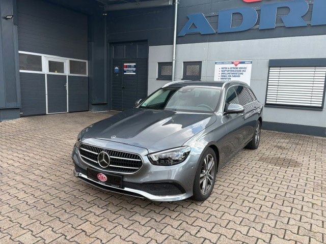 Image of Mercedes-Benz E 220