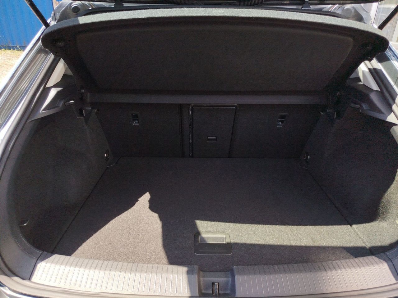 Fahrzeugabbildung Volkswagen T-Roc Style 2.0 TDI SCR 4MOTION 110 kW