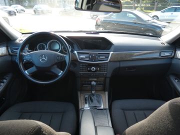 Mercedes E 200 - 9
