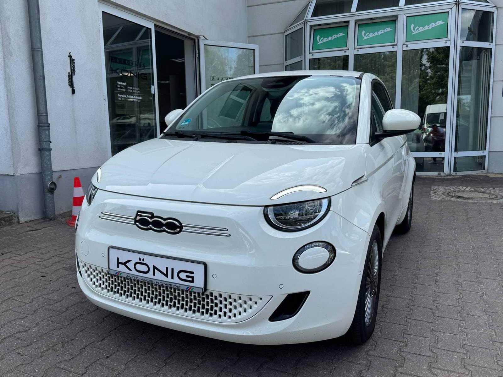 Fiat 500e MY23 118PS 42kWh KOMFORT*SHZ*KAMERA*CARPLAY