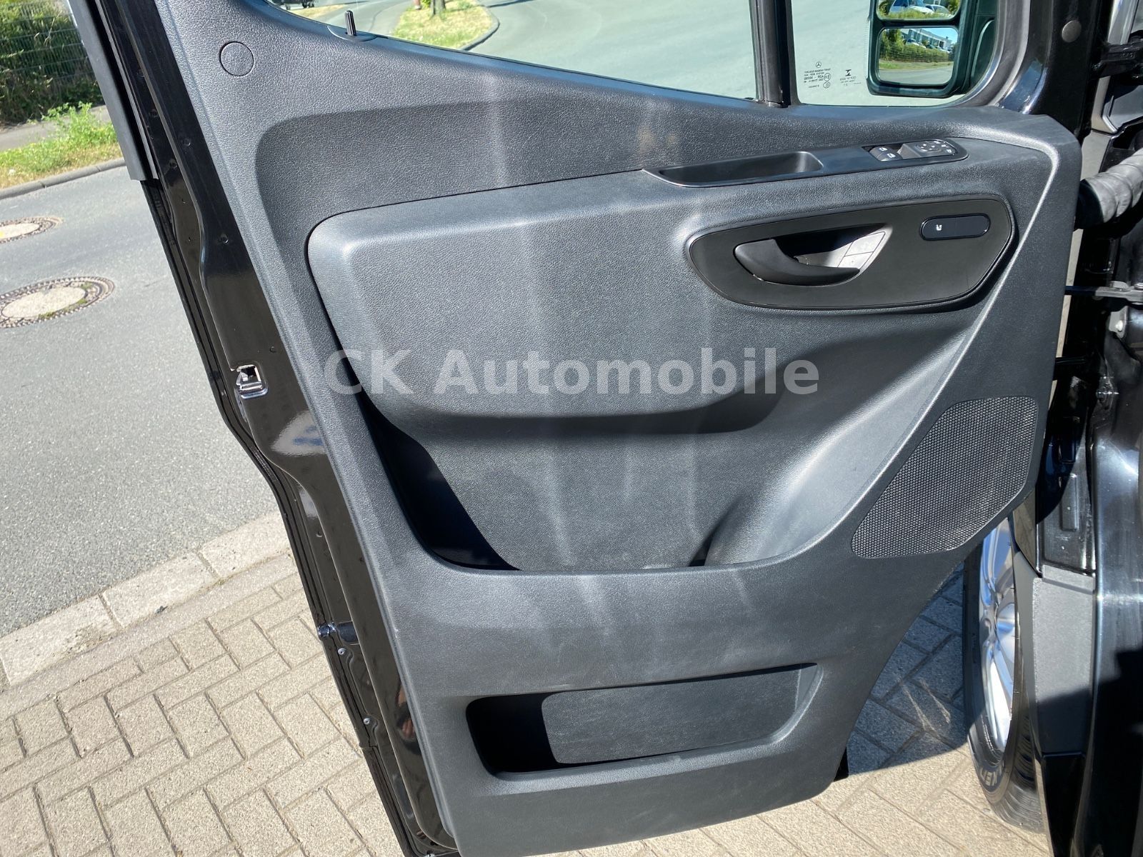 Fahrzeugabbildung Mercedes-Benz Sprinter III Kühlkasten 317CDI/Navi/LED/360°Kam