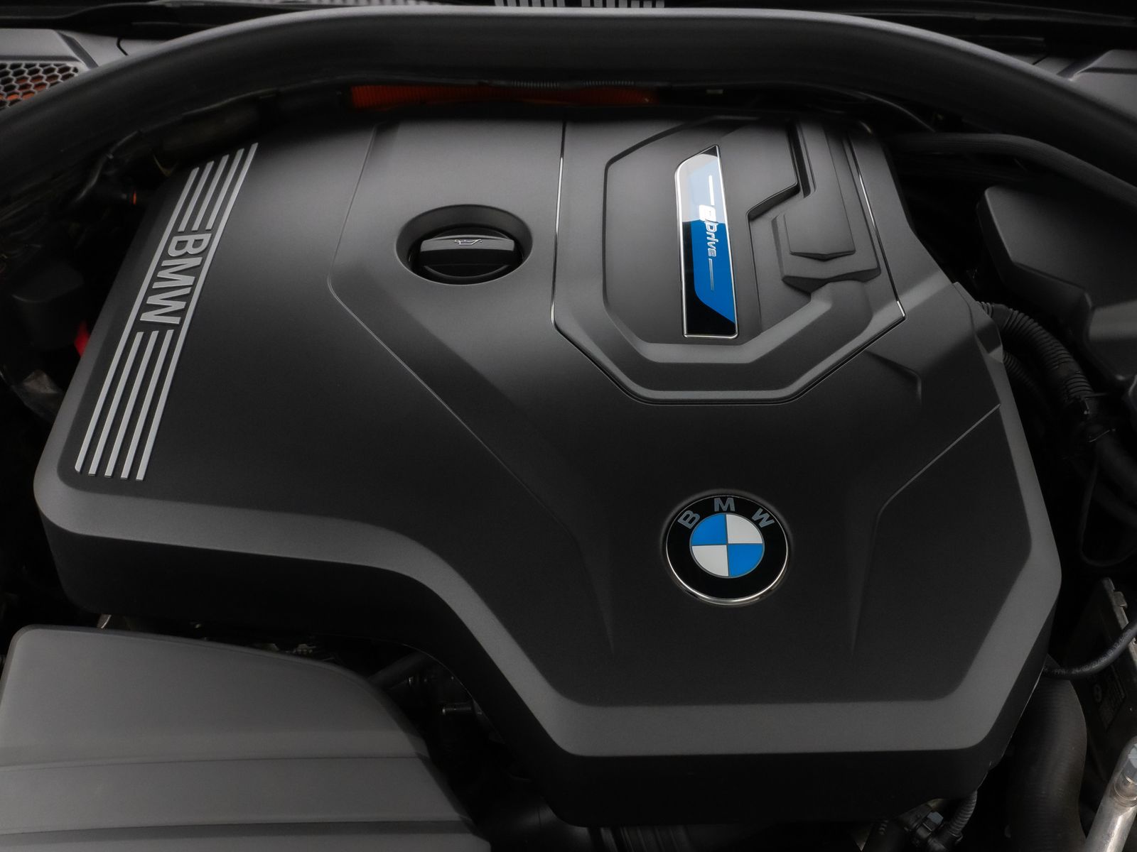 Fahrzeugabbildung BMW 330e xD SportLine Panorama Laser HUD DAB Komfort
