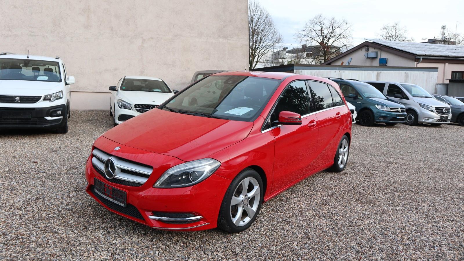 Mercedes-Benz B 180*Navi*Klima*Leder*AHK*1.Hand*