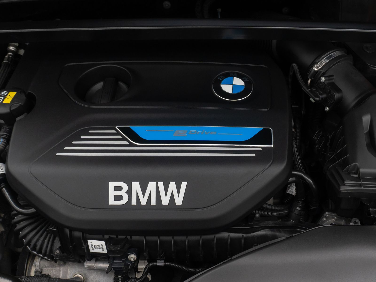 Fahrzeugabbildung BMW X1 xD25e ParkAssist DAB GeschwindigReg Navi LED