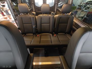 Mercedes-Benz Sprinter 319 319CDI4x4AUT-5SITZE-LEDER-NAVI-AHK.