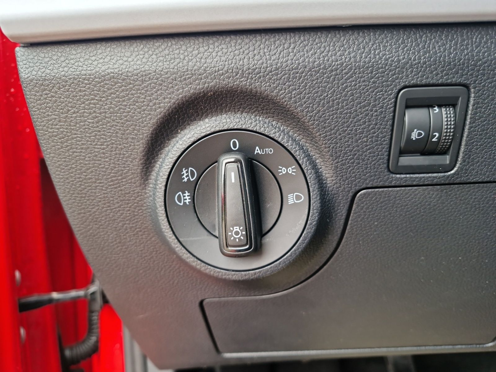 Fahrzeugabbildung SEAT Ibiza Reference 1.0 MPI KLIMA LED
