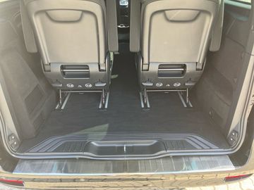 Mercedes V 220 - 12