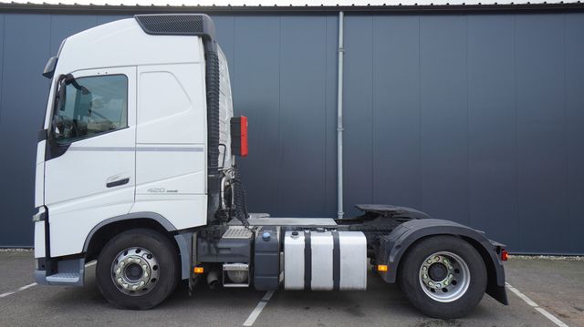 Volvo FH 420 ADR GLOBETROTTER 696.000km