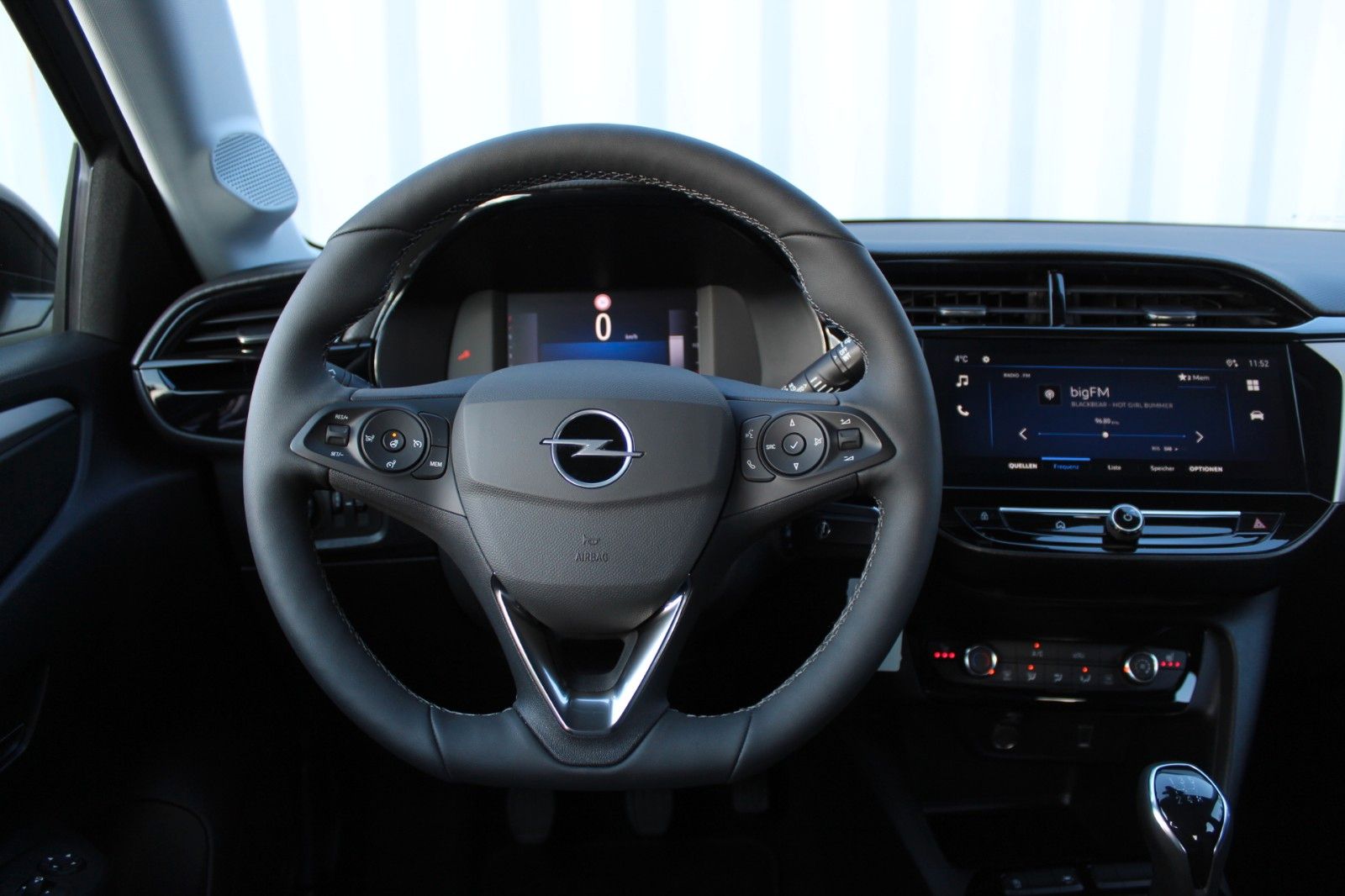 Fahrzeugabbildung Opel Corsa Edition Allw.*Sitzh.*PDC*DAB