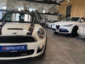 MINI John Cooper Works Cabrio JCW*NAVI*LEDER*XENON*