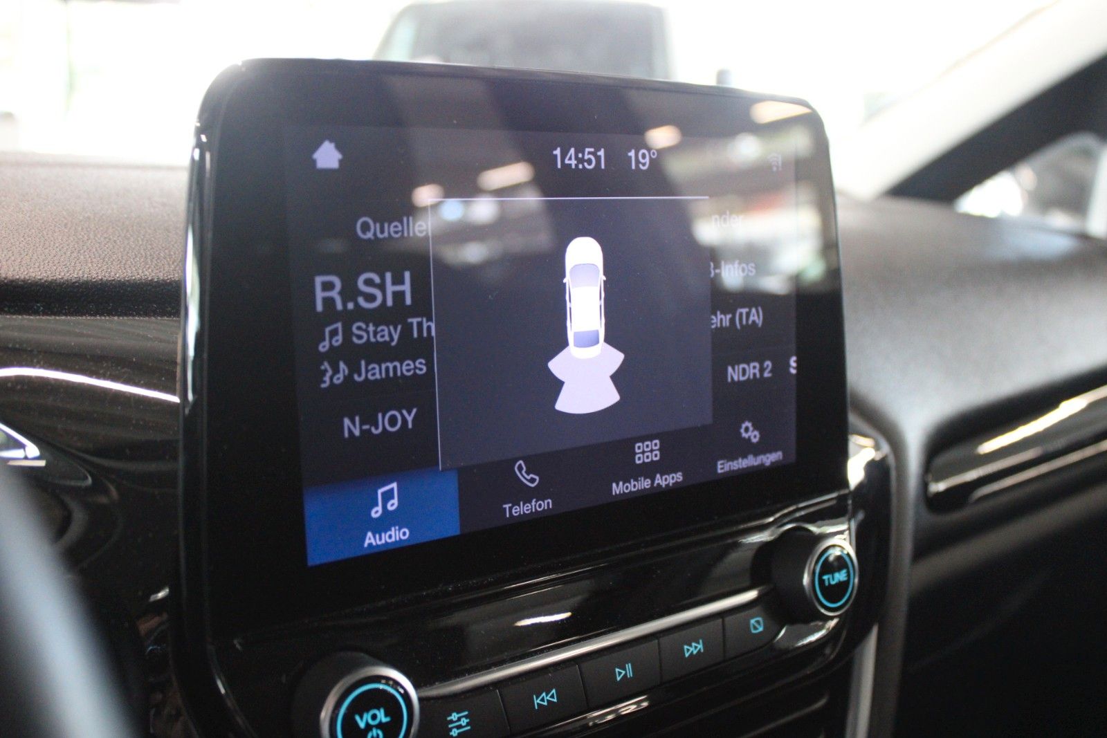 Fahrzeugabbildung Ford Fiesta Titanium LED KLIMA Allwetter PDC WinterP.