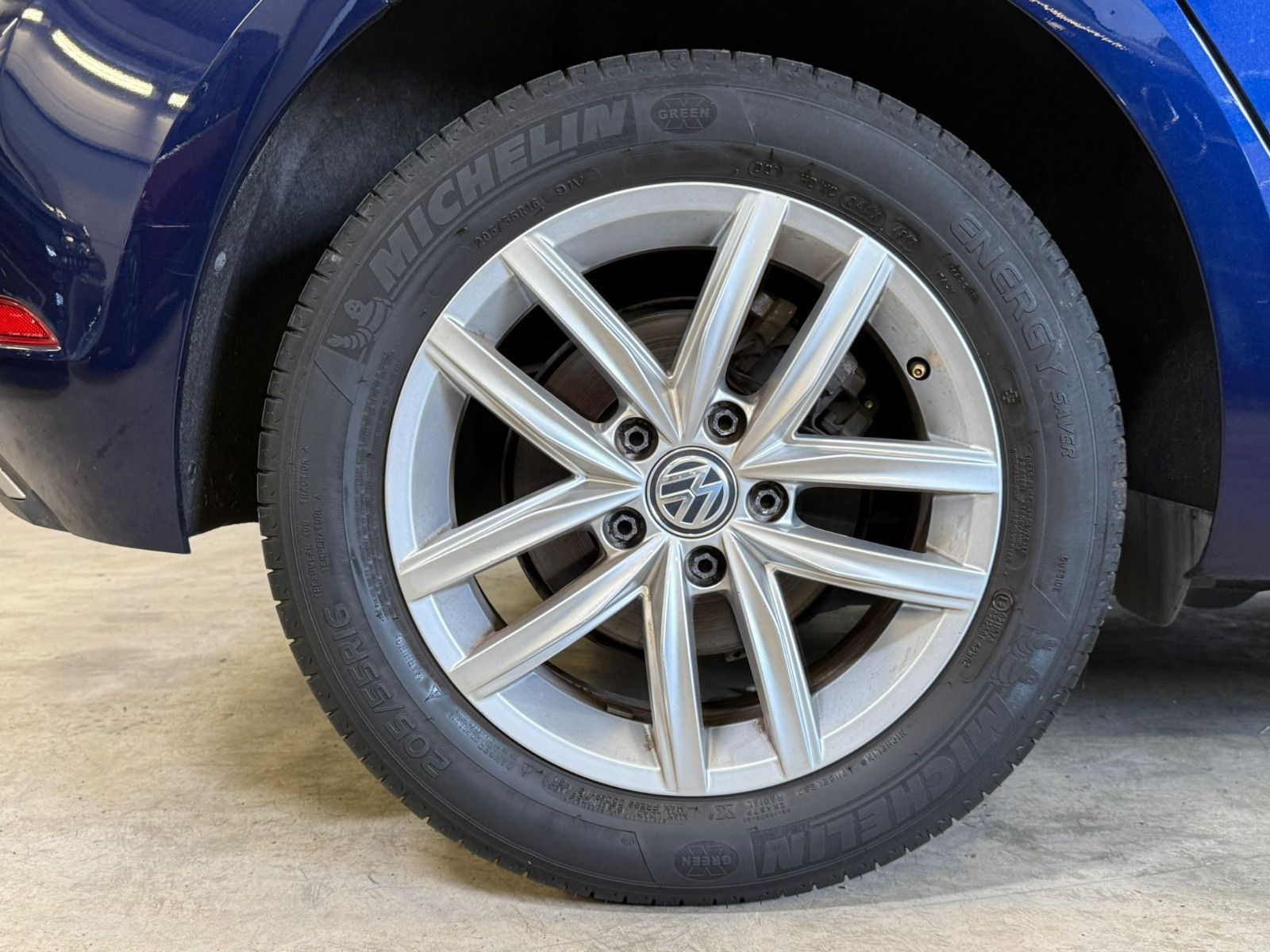 Fahrzeugabbildung Volkswagen Golf VII Lim. Comfortline CNG ACC AHK Kamera SHZ