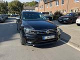 Volkswagen Tiguan Allspace 2.0 TDI DSG 4MOTION R-Line 7Sitz - Volkswagen Tiguan Allspace in Essen