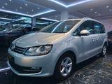 Volkswagen Sharan Highline BMT 4Motion PANO LEDER 7-SITZE - Volkswagen Sharan: Allradantrieb, 4motion