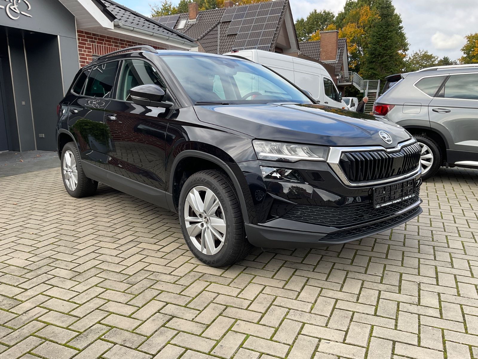 Fahrzeugabbildung SKODA Karoq 1.5l TSI DSG ACC,Kamera,Navi,LED,ACC