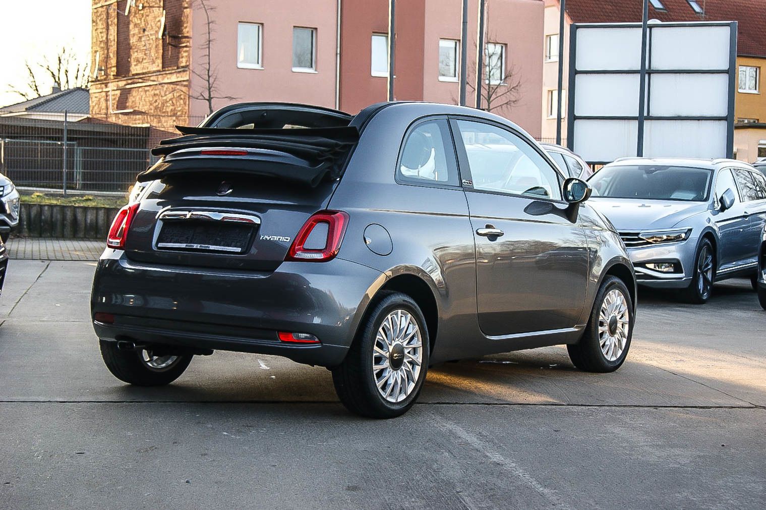 Fahrzeugabbildung Fiat 500 C 1.0 GSE N3 Hybrid Lounge CARPLAY E-VERDECK