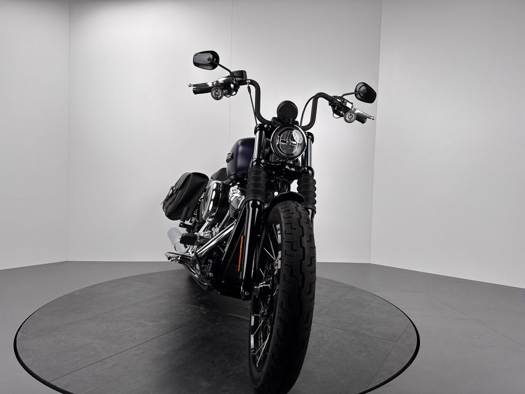 Fahrzeugabbildung Harley-Davidson STREET BOB *NEUWERTIG *ANSCHLUSSGARANTIE 06/29