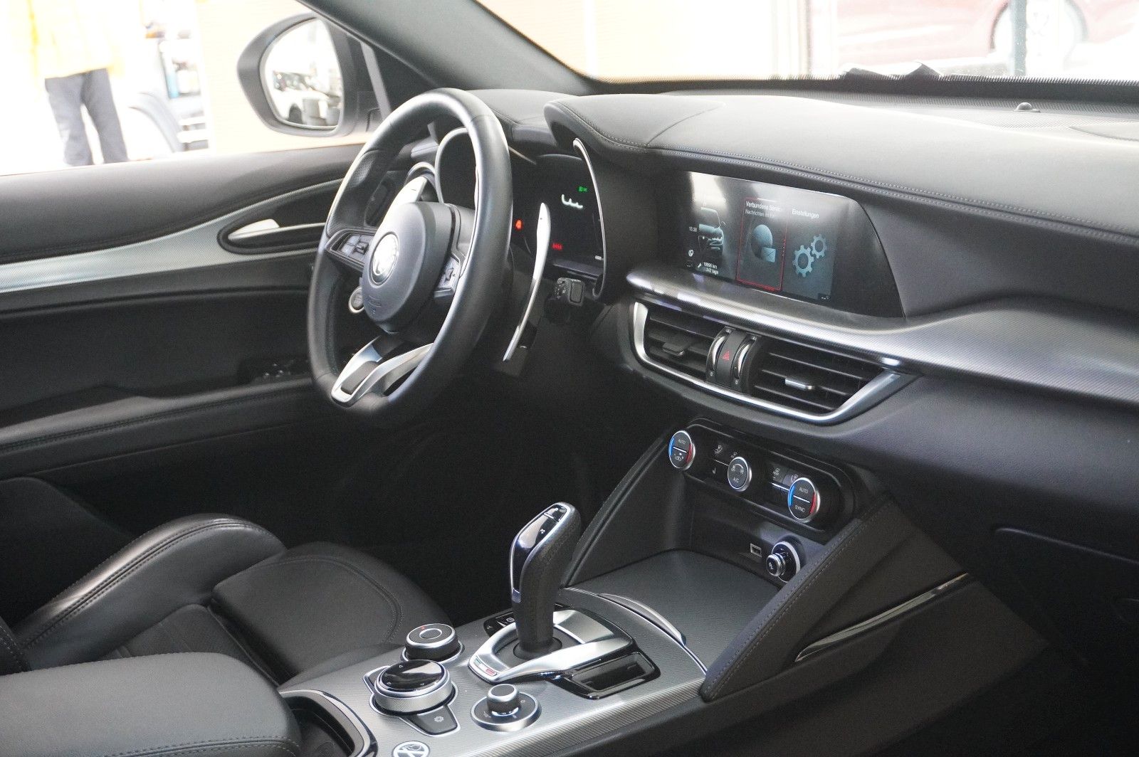 Fahrzeugabbildung Alfa Romeo Stelvio 2.2D VELOCE Q4 NAVI/LED/KAMERA/MATRIX/SH