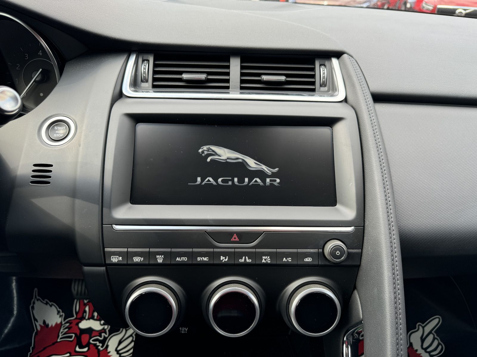Fahrzeugabbildung Jaguar E-Pace P250 AWD /LED//DAB/Sound/Spur/Kamera/Ahk