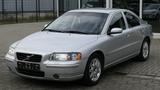Volvo S60 2.4 Momentum MFL/Tempomat/AHK - silberne Volvo S60