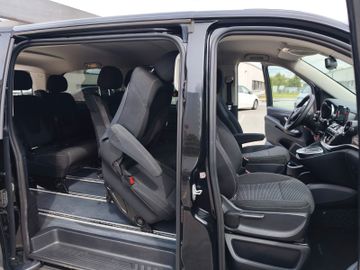Mercedes V 220 - 11