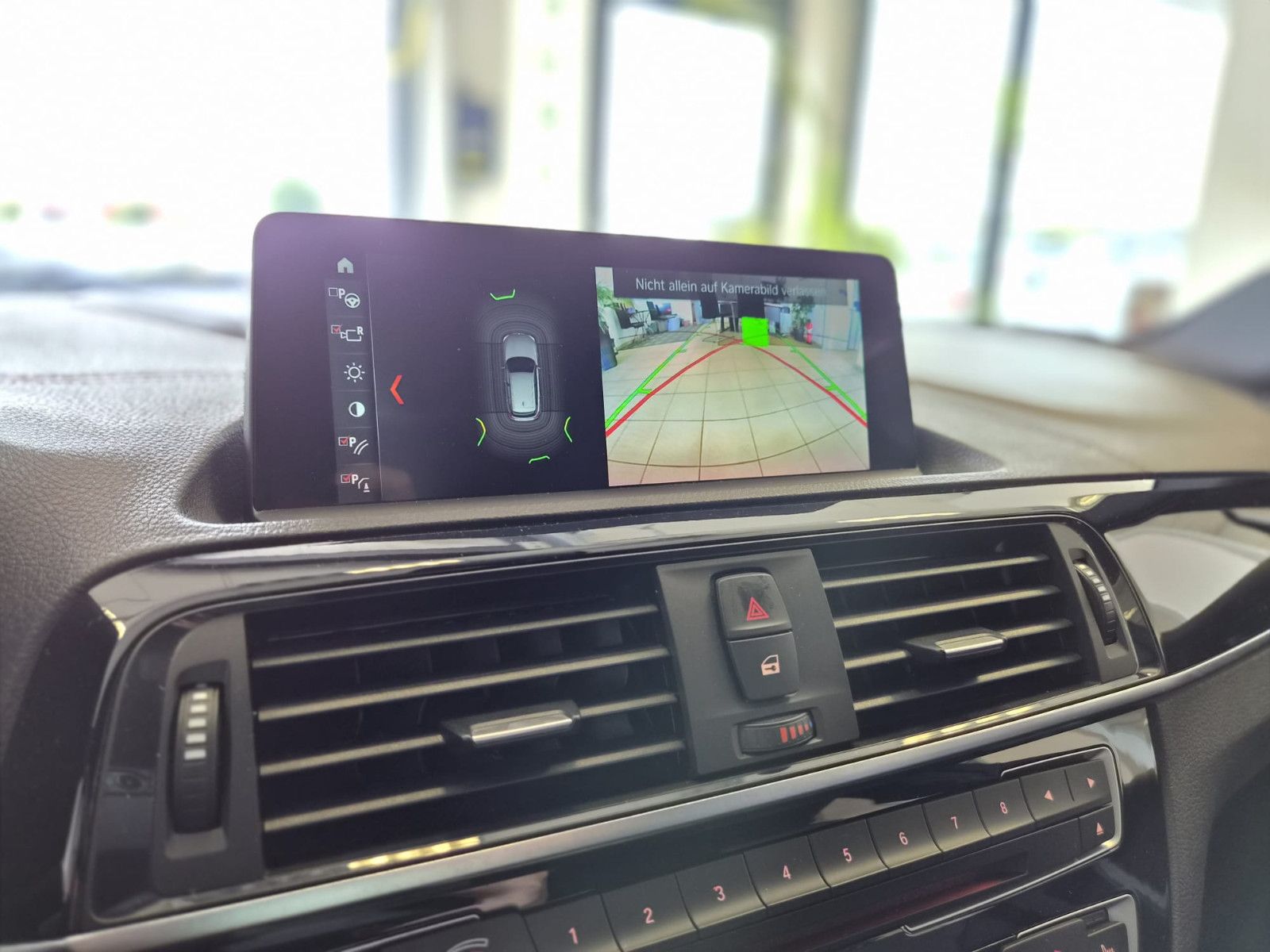 Fahrzeugabbildung BMW 120i Edition Sport Line Shadow/NAVI / AUTOMATIK