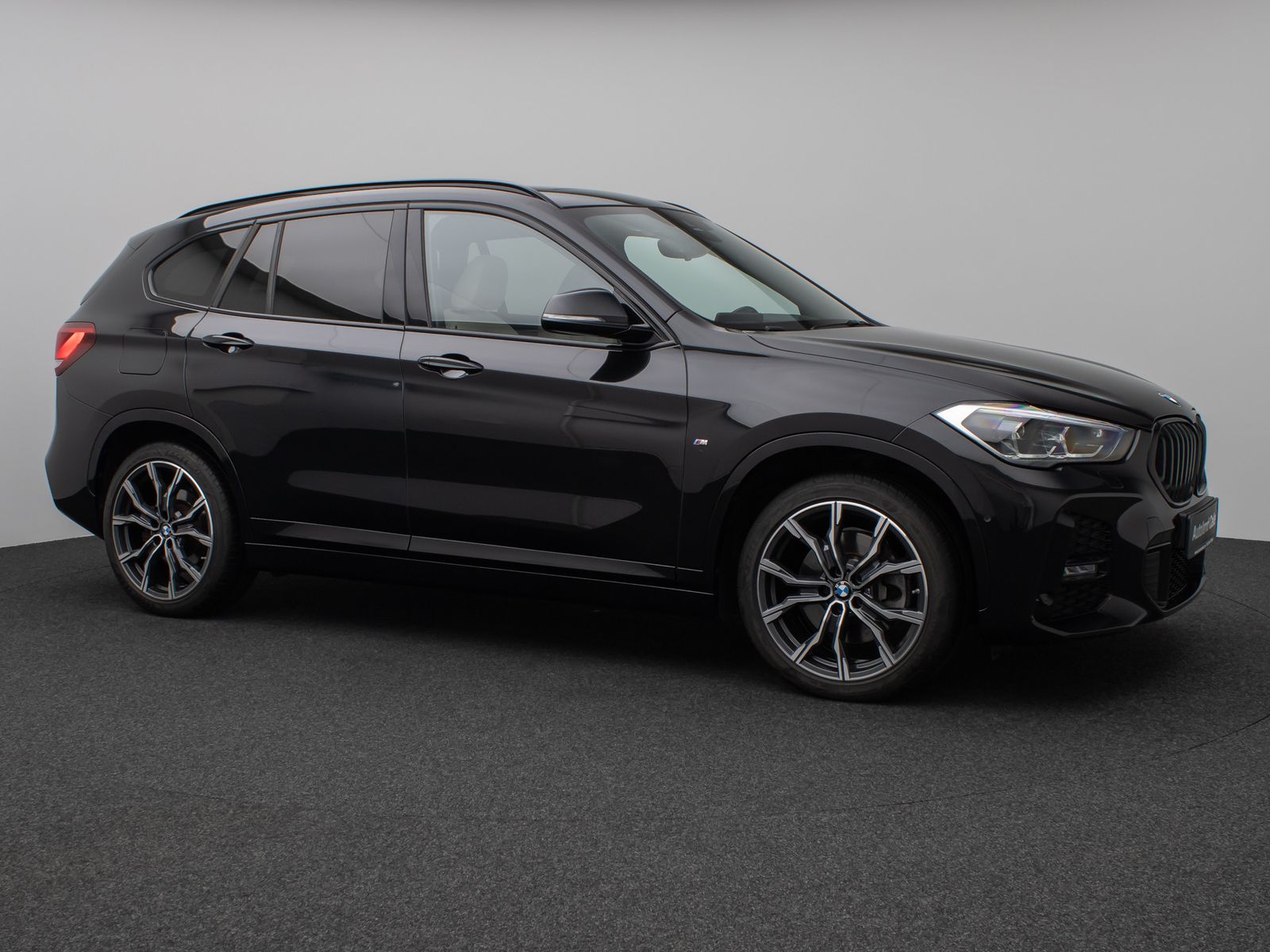 Fahrzeugabbildung BMW X1 xD25e MSport Panorama Kamera HUD DAB HiFi AHK