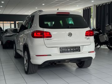 Volkswagen Tiguan - 11