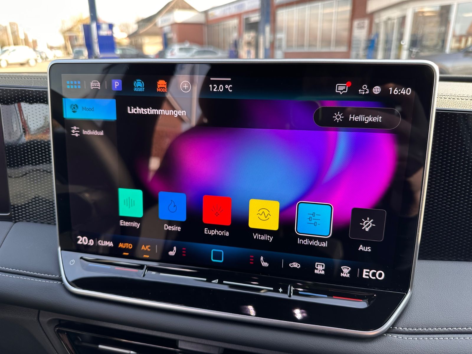 Fahrzeugabbildung Volkswagen Tiguan Life 1.5 e-Hybrid DSG ACC/APP/PDC/LED+