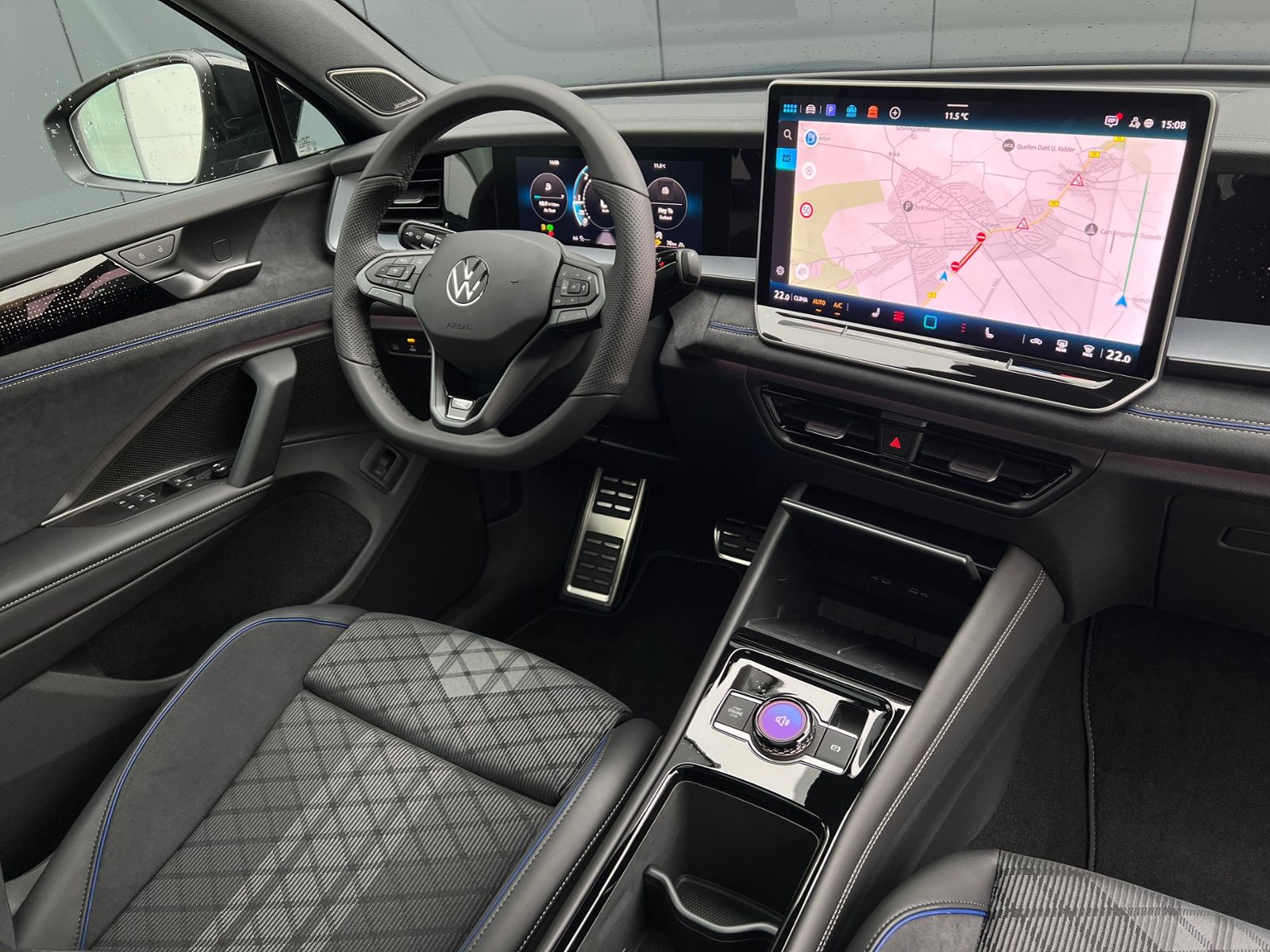 Fahrzeugabbildung Volkswagen Tayron R-Line 2.0 TDI DSG 4MOTION *AHK, IQ.Light