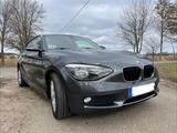 BMW 114i  - graue BMW 114