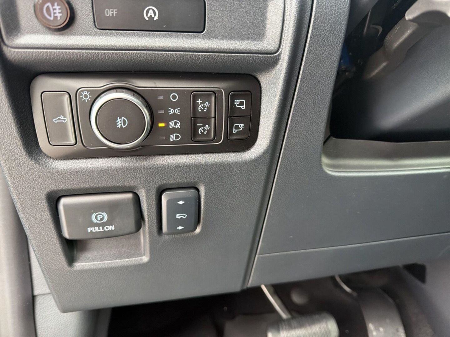 Fahrzeugabbildung Ford F 150 Lariat Black MY25 5,0-V8 4x4 SuperCrew-Vol